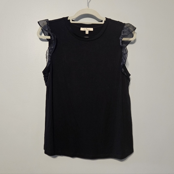 Chic Black Sleeveless Blouse with Sheer Accents - Picture 2 of 5